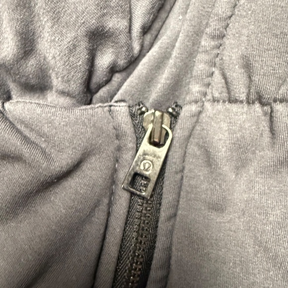Dark Grey Lululemon Rejuvenate Puffer Jacket Size 6 - Picture 6 of 8